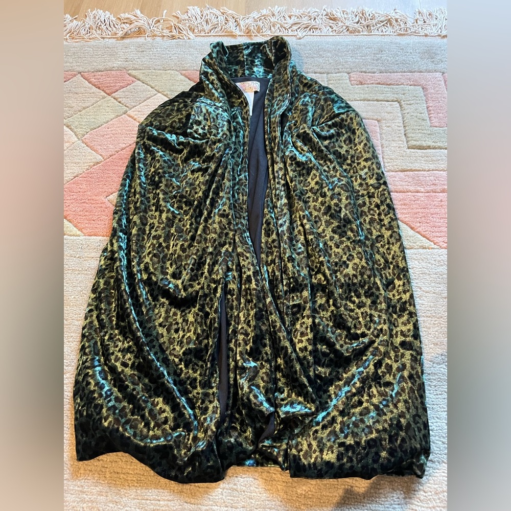 Free People dark green CAPELET! Never worn, without tags.